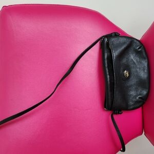 Gucci Crossbody Authentic /Elegant Black Leather Crossbody Bag